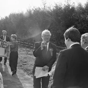 Chris Patten, Environment Minister visits Switch Island, site of new proposed blue route