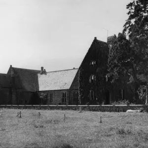 El Colegio de Cristo en Brecon, un pueblo y comunidad mercantil en Powys, Medio Gales, 20 de junio de 1957.