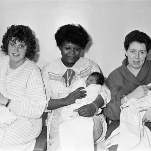 Bébés du jour de Noël à l'hôpital royal de Huddersfield (de g à d).