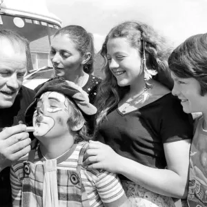 Circus Clown Prep: A Print of Father and Son Make-Up Tips Circus Clown Prep: A Print of Father and Son Make-Up Tips