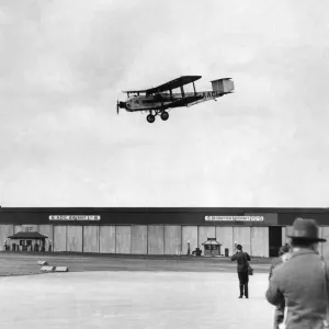 The City of Liverpool arriving at Croydon with the first Australian mails The City of Liverpool arriving at Croydon with the first Australian mails