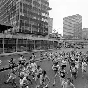 The City of London New Years Day Races. January 1975 75-00006-005