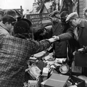 Civilians after an air raid in Coventry. November 1940 Civilians after an air raid in Coventry. November 1940