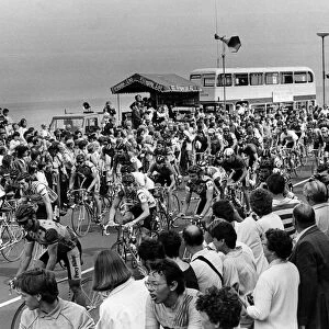 Cleveland Countys eager cycling fans crowd into Saltburn