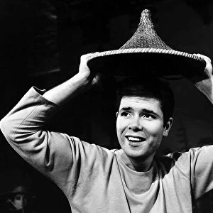Cliff Richard refusing to wear coolie hat