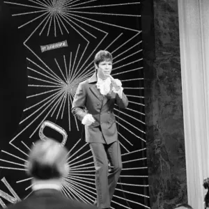 Cliff Richard sings for the United Kingdom at the Eurovision Song Contest finals Cliff Richard sings for the United Kingdom at the Eurovision Song Contest finals