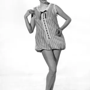 Moda de Vestimenta 1965: Modelo Barbara Ray. Mayo 1965 P021548