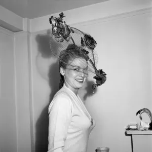 Clothing: Fashion: Hats. 1953 B130-009