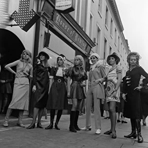 Clothing Fashion November 1967 Openning of a new boutique Just Looking