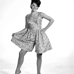 Clothing: Fashion: Trousers: Woman wearing culottes. Model: Joan Lofthouse