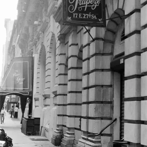 Clubs and movie houses in New York. Pictured, Le Trapeze, swingers club. September 1983 Clubs and movie houses in New York. Pictured, Le Trapeze, swingers club. September 1983