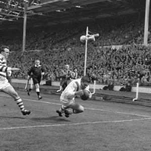 Coetzer scores another try for Wakefield Trinity in the Rugby League Cup Final against Coetzer scores another try for Wakefield Trinity in the Rugby League Cup Final against