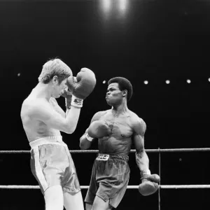 Colin Jones v Kirkland Laing for the British Welterweight Title