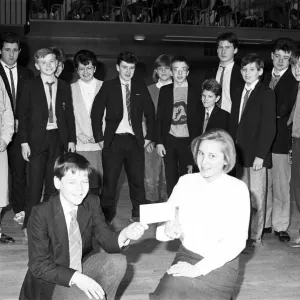 Colne Valley High School Pupils with £200 Print