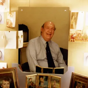 Bernard Bresslaw Print - Aladdin Theatre Royal 1990 Bernard Bresslaw Print - Aladdin Theatre Royal 1990