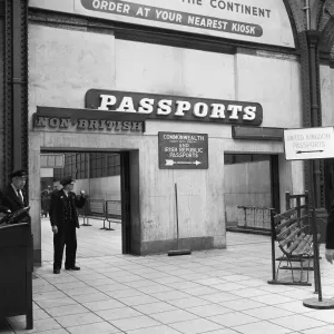 La Ley de Inmigración del Commonwealth entra en vigor en el Puerto de Dover. 1 de julio de 1962.