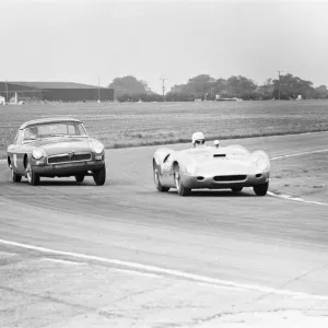 Competitors in the 1963 Autocar 3 hour endurance race at Snetterton Competitors in the 1963 Autocar 3 hour endurance race at Snetterton