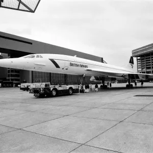 Konkordenzug auf dem Heathrow-Flughafen in London am 25. April 1985 Konkordenzug auf dem Heathrow-Flughafen in London am 25. April 1985