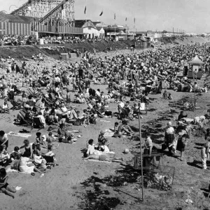 Coney Beach Print - Porthcawl Holidaymakers 1966