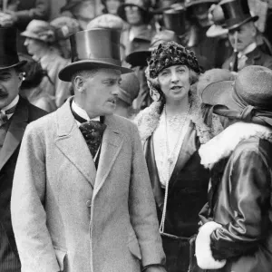 Constance, duchessa di Westminster, ritratta al matrimonio del capitano J A Herbert.