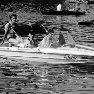 The coolest PC in Londons 86 degree heatwave, patrolling his beat on the Serpentine