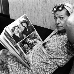 Coronation Street star Jean Alexander, the Streets Hilda Ogden, with her scrapbook Coronation Street star Jean Alexander, the Streets Hilda Ogden, with her scrapbook