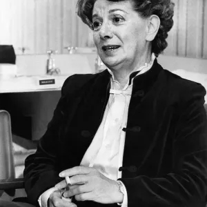 Rues de la Couronne Hilda Ogden (L'actrice Jean Alexander a donné une interview exclusive à)