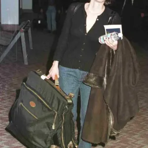 Courteney Cox Friends actress arriving at January 1998 Heathrow from Los Angeles Courteney Cox Friends actress arriving at January 1998 Heathrow from Los Angeles