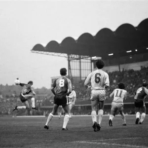 Coventry 2 -1 Aston Villa, First Division game held at Highfield Road. 26th November 1988 Coventry 2 -1 Aston Villa, First Division game held at Highfield Road. 26th November 1988