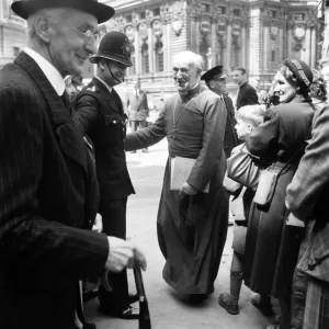 Covonation 1953 The Archbishop of canterbury seen here arrving at Westminister Abbey for