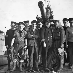 L'équipage du sous-marin Thunderbolt. Photo avec l'équipage est le premier lieutenant J. L'équipage du sous-marin Thunderbolt. Photo avec l'équipage est le premier lieutenant J.