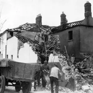 Croft Hotel, Partridge Road, Cardiff, after a Nazi raid. Circa 1941 Croft Hotel, Partridge Road, Cardiff, after a Nazi raid. Circa 1941