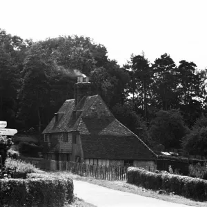 The Crossroads in Penshurst, Kent Print August 1939 (00854)