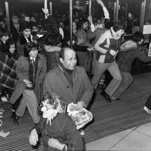 Print of shoppers rushing into Debenhams store on December 28, 1978
