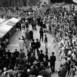 Crowds welcome the Queen and Duke to the Bull Ring. 24th May 1963 Crowds welcome the Queen and Duke to the Bull Ring. 24th May 1963