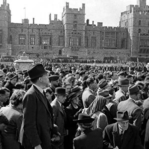 Crowds at Windsor Castle for Princess Elizabeths Birthday April 1946