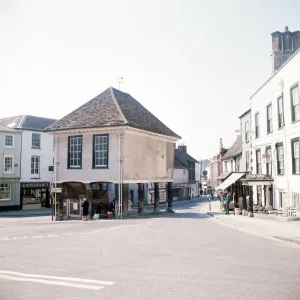 The Crown Hotel in Faringdon, Berkshire. 1973 Print (01019)