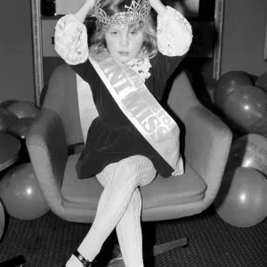 Is my crown on straight? Competitors in the Mini Miss UK beauty competition Is my crown on straight? Competitors in the Mini Miss UK beauty competition