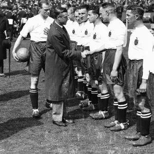 Cup Final Bolton play at Wembley in 1929 against Portsmouth The players meet the Prince Cup Final Bolton play at Wembley in 1929 against Portsmouth The players meet the Prince