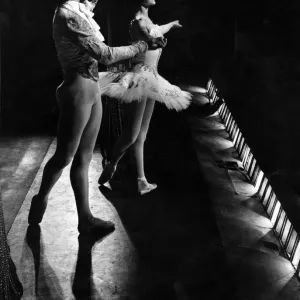 La chiamata del sipario per Margot Fonteyn durante il suo ultimo viaggio al Liverpool Royal Court Theatre.