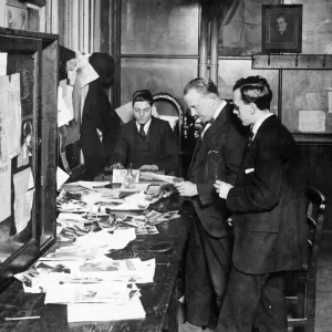 The Daily Mirror Art Bench journalists seen here at work in Bouverie Street offices The Daily Mirror Art Bench journalists seen here at work in Bouverie Street offices