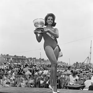 Daily Mirror Beach Beauty contest at Blackpool. Winner of the competition Carol
