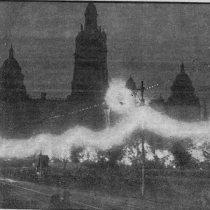DAILY RECORD PHOTOGRAPH FROM PAPER 8TH MAY 1945 GEORGE SQUARE GLASGOW PREPARES FOR DAILY RECORD PHOTOGRAPH FROM PAPER 8TH MAY 1945 GEORGE SQUARE GLASGOW PREPARES FOR