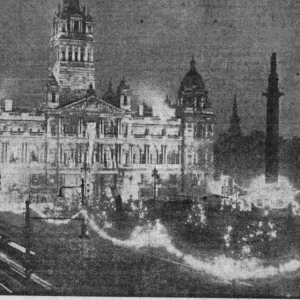 DAILY RECORD PHOTOGRAPH FROM PAPER 9TH MAY 1945 GEORGE SQUARE GLASGOW SCOTLAND DAILY RECORD PHOTOGRAPH FROM PAPER 9TH MAY 1945 GEORGE SQUARE GLASGOW SCOTLAND