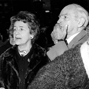 DAME PEGGY ASHCROFT AT A MEMORIAL SERVICE - 1976 09 / 12 / 1976