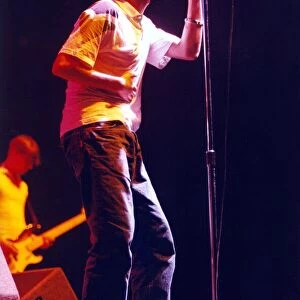 Damon Albarn of Blur performs at the Newcastle Arena. 08 / 12 / 95