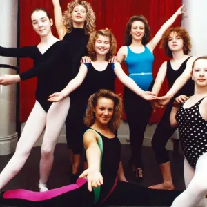 Dance-mad Youths Learn from International Teachers Print