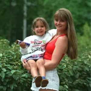 DANIELLA WESTBROOK AT CADBURYs STROLLERTHON LAUNCH PHOTOCALL - 19 / 06 / 1992