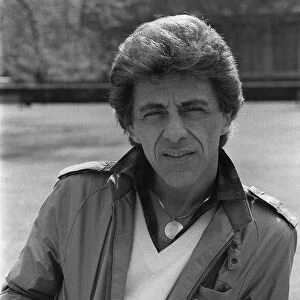 Date 9 / 5 / 80 Frankie Valli, lead singer with "The Four Seasons"