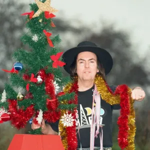 Dave Hill del grupo Slade en estado festivo. 12 de diciembre de 1996